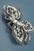 Pinza con Pañoleta Estampada Josslyn