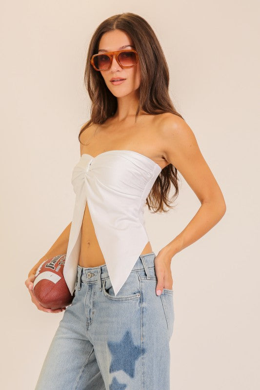 Top Strapless con Nudo Frontal y Corte Asimétrico - Blanco